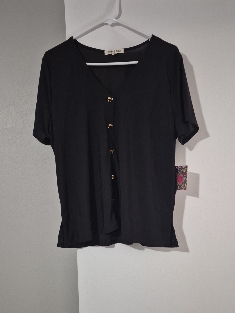 Black V-Neck Short Sleeve Top